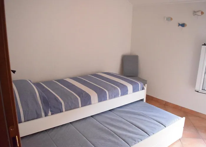 Casa A Diano Con Giardino