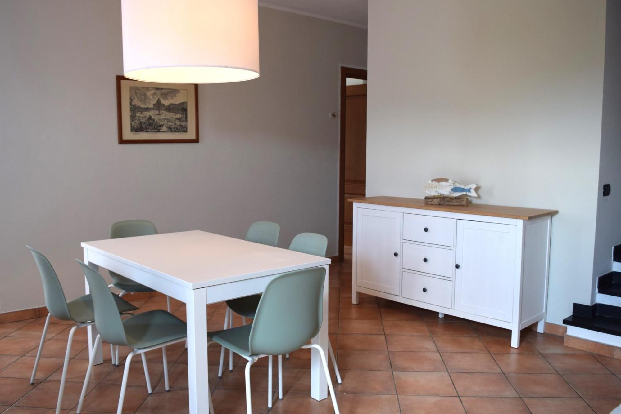 Casa A Diano Con Giardino